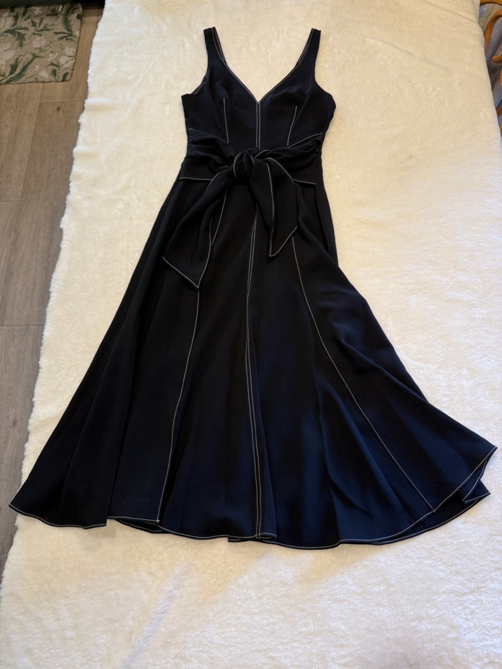 Elegant Black V-Neck Maxi Dress with Tie Waist by Cinq a Sept